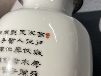 Un vase en porcelaine de Chine coquille d'oeuf &agrave; d&eacute;cor d'un cavalier entour&eacute; de soldats, marque de Qianlong, R&eacute;publique